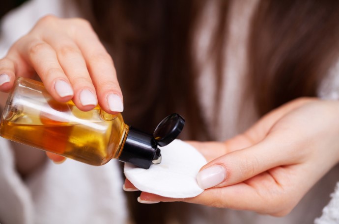 Як правильно вибрати тонік для обличчя відповідно до типу шкіри та її потреб?