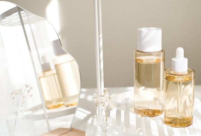 Як правильно застосовувати тонік для обличчя і в який час дня це найбільш ефективно?